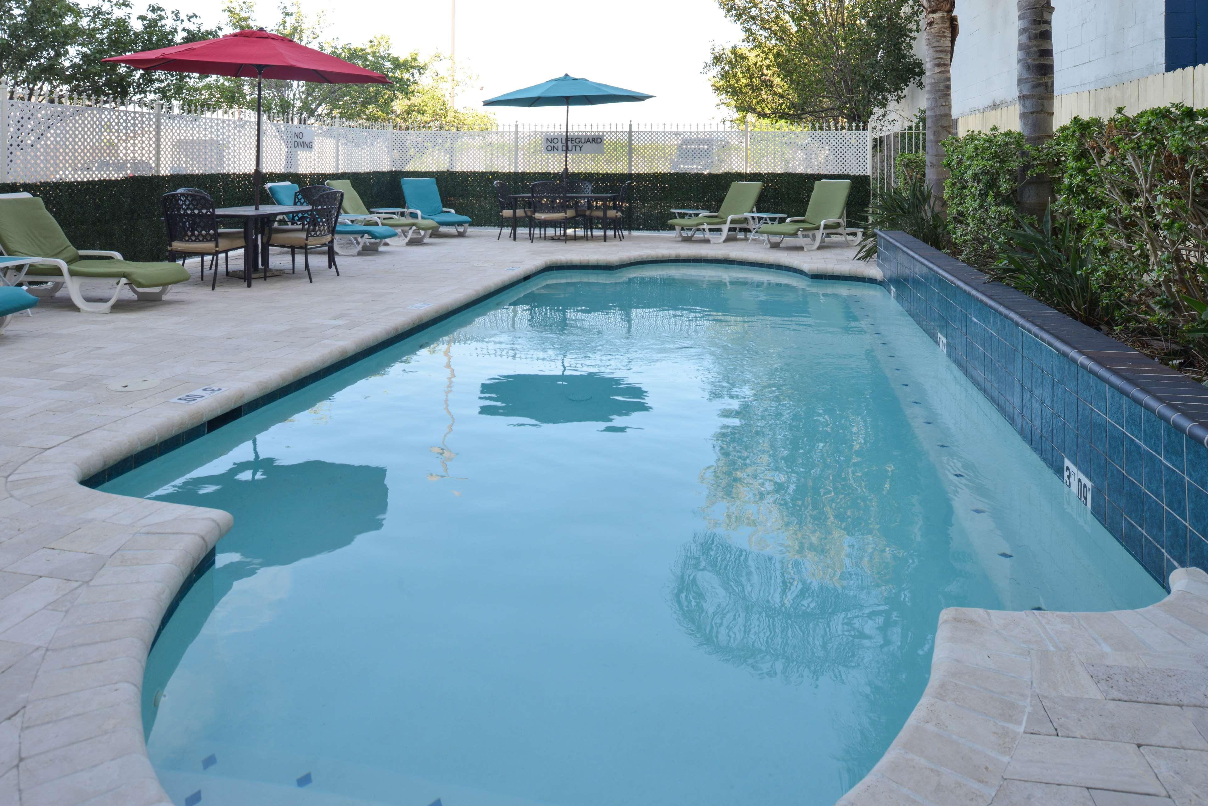 קנר Comfort Inn & Suites New Orleans Airport North מראה חיצוני תמונה