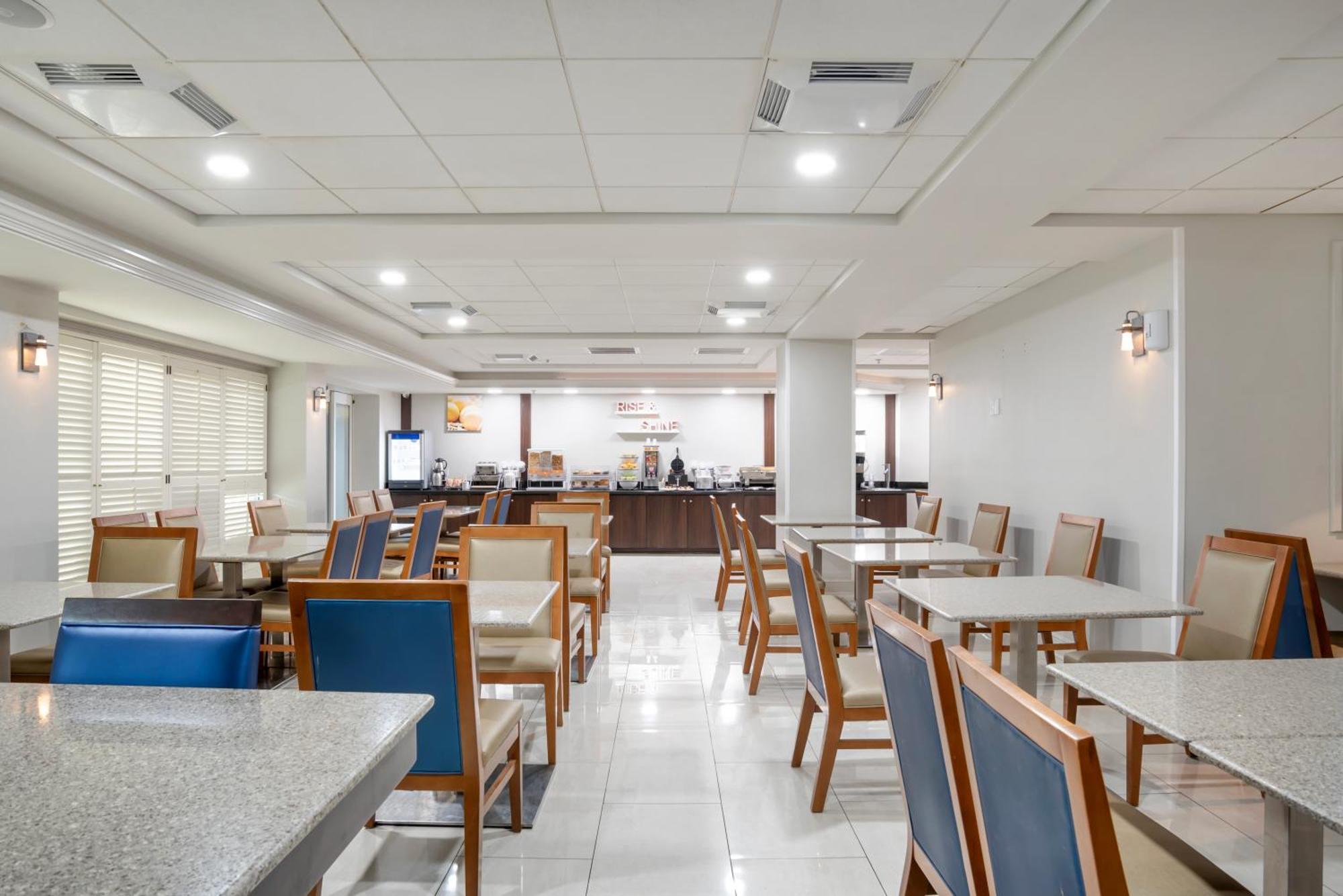 קנר Comfort Inn & Suites New Orleans Airport North מראה חיצוני תמונה