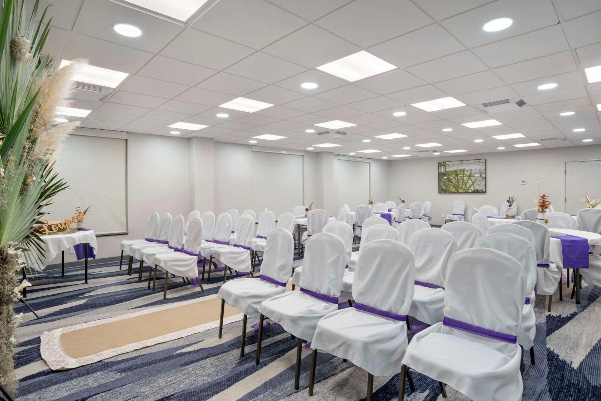 קנר Comfort Inn & Suites New Orleans Airport North מראה חיצוני תמונה