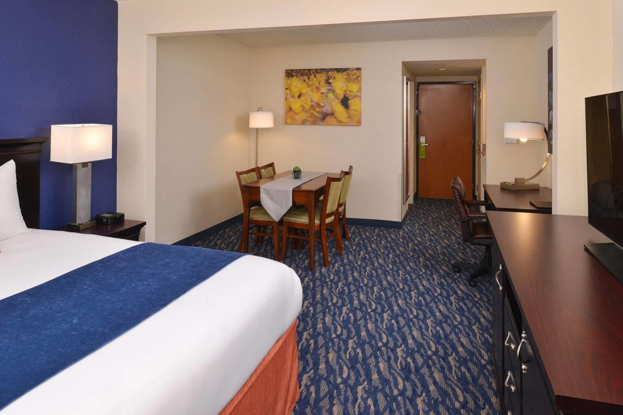 קנר Comfort Inn & Suites New Orleans Airport North מראה חיצוני תמונה